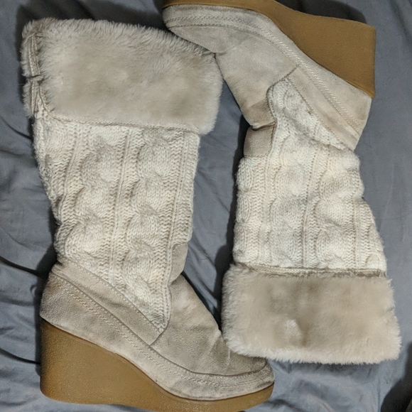 American Eagle Fur Boots - Picture 1 of 3